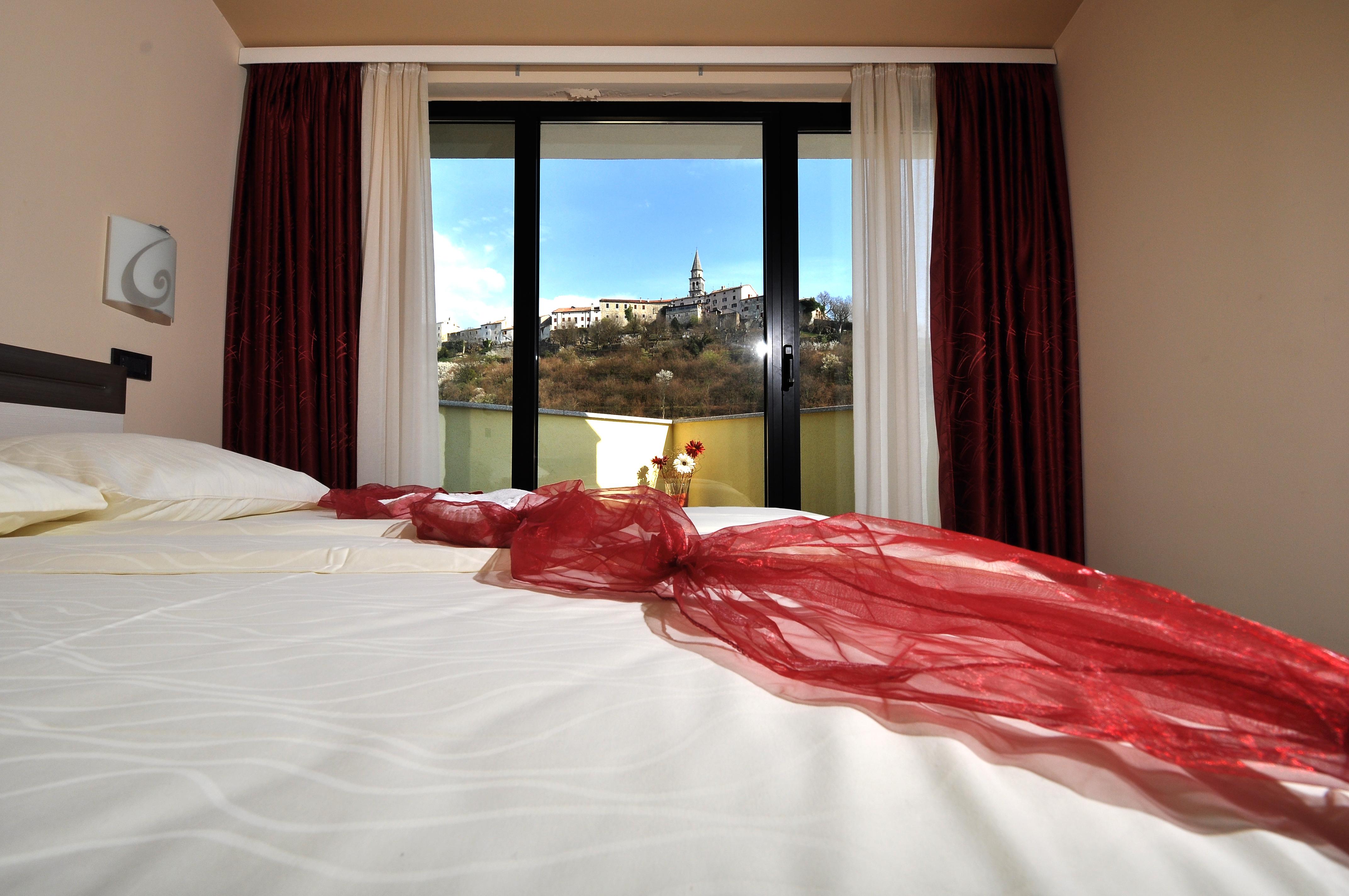 Hotel Fontana Buzet Εξωτερικό φωτογραφία
