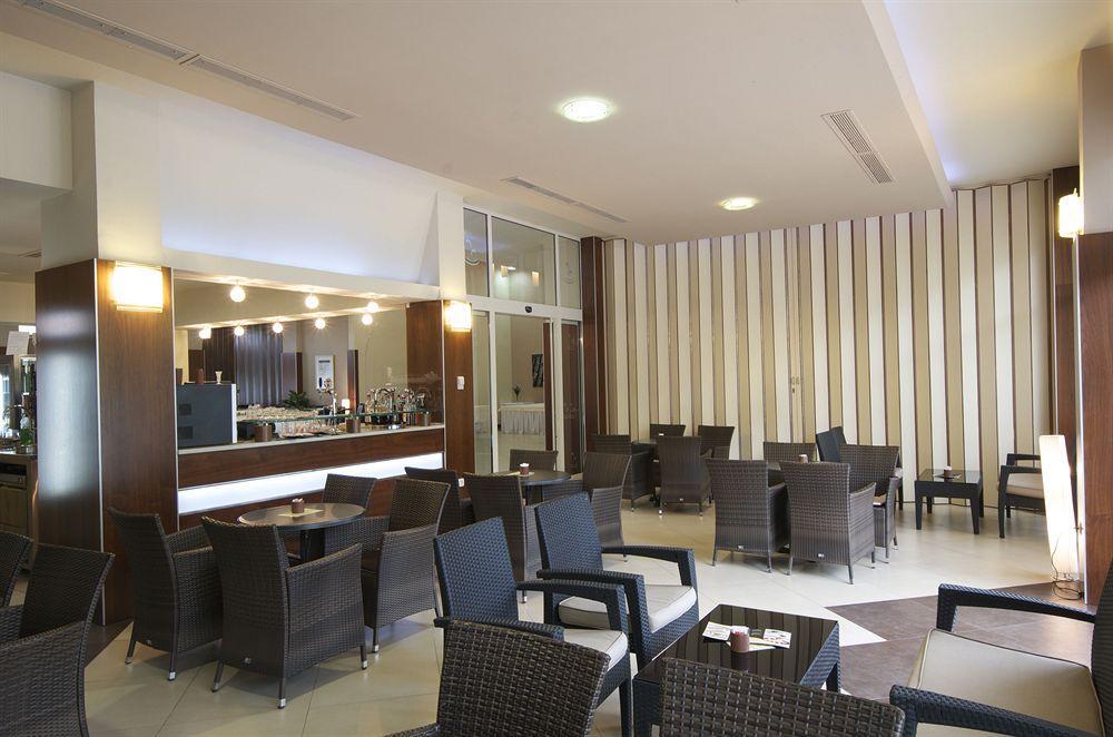 Hotel Fontana Buzet Εξωτερικό φωτογραφία