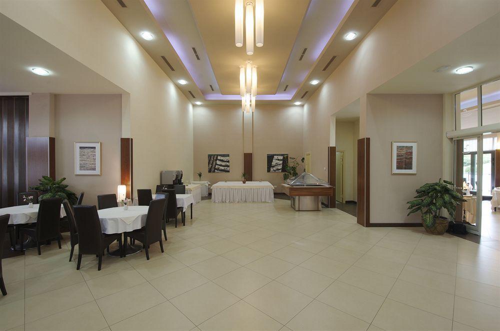 Hotel Fontana Buzet Εξωτερικό φωτογραφία