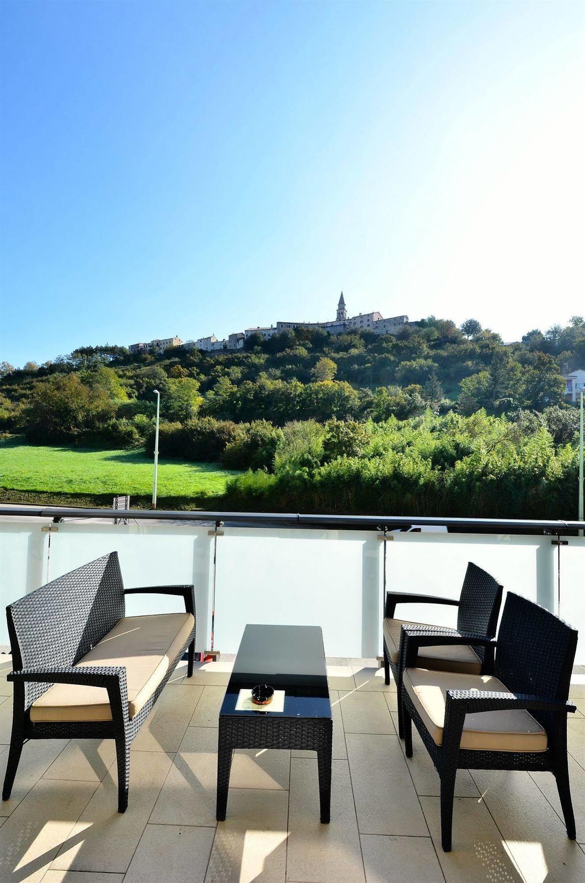 Hotel Fontana Buzet Εξωτερικό φωτογραφία